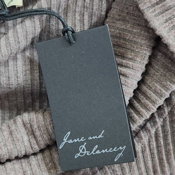 Jane and Delancey Brown Ribbed Knit Cowl Neck Pullover NWT Size XL - Picture 7 of 10